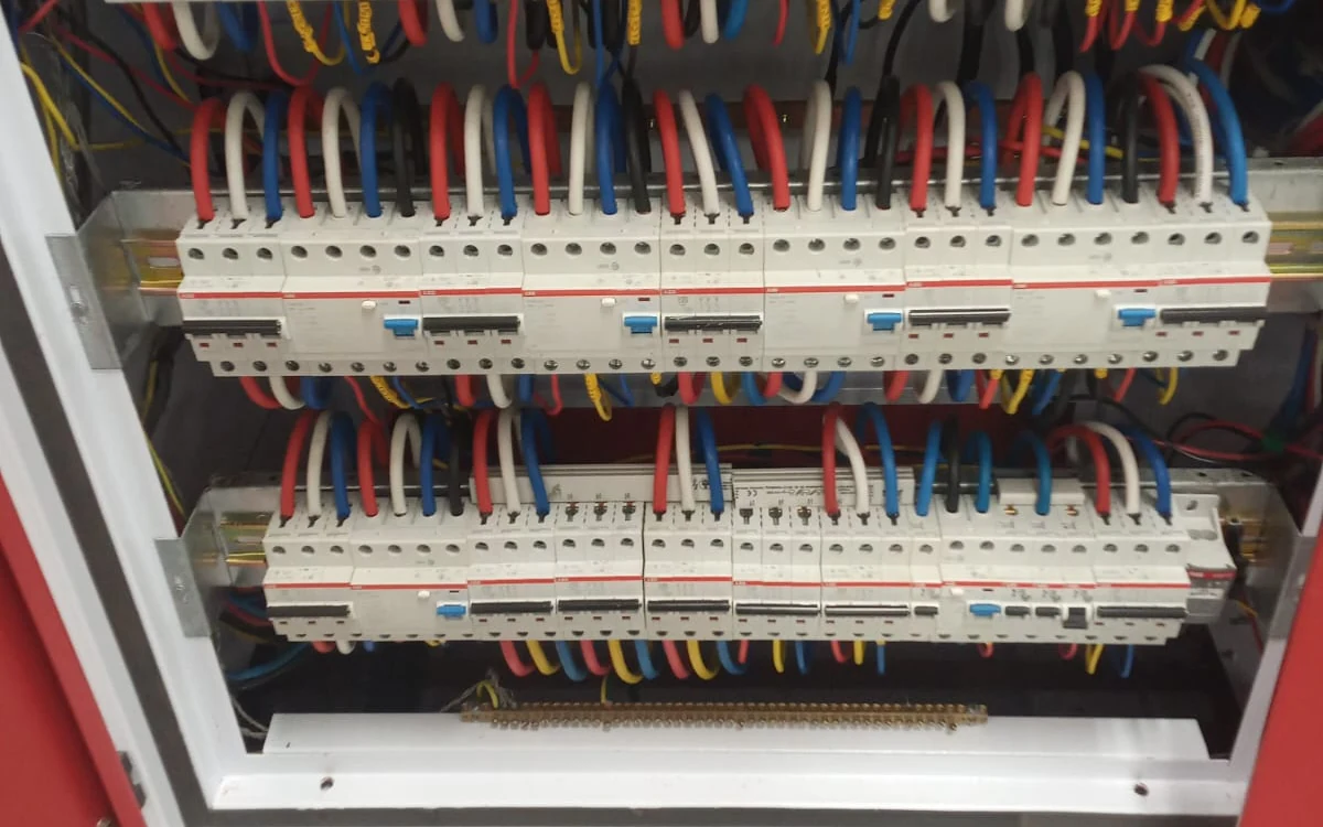 Distribution board installation